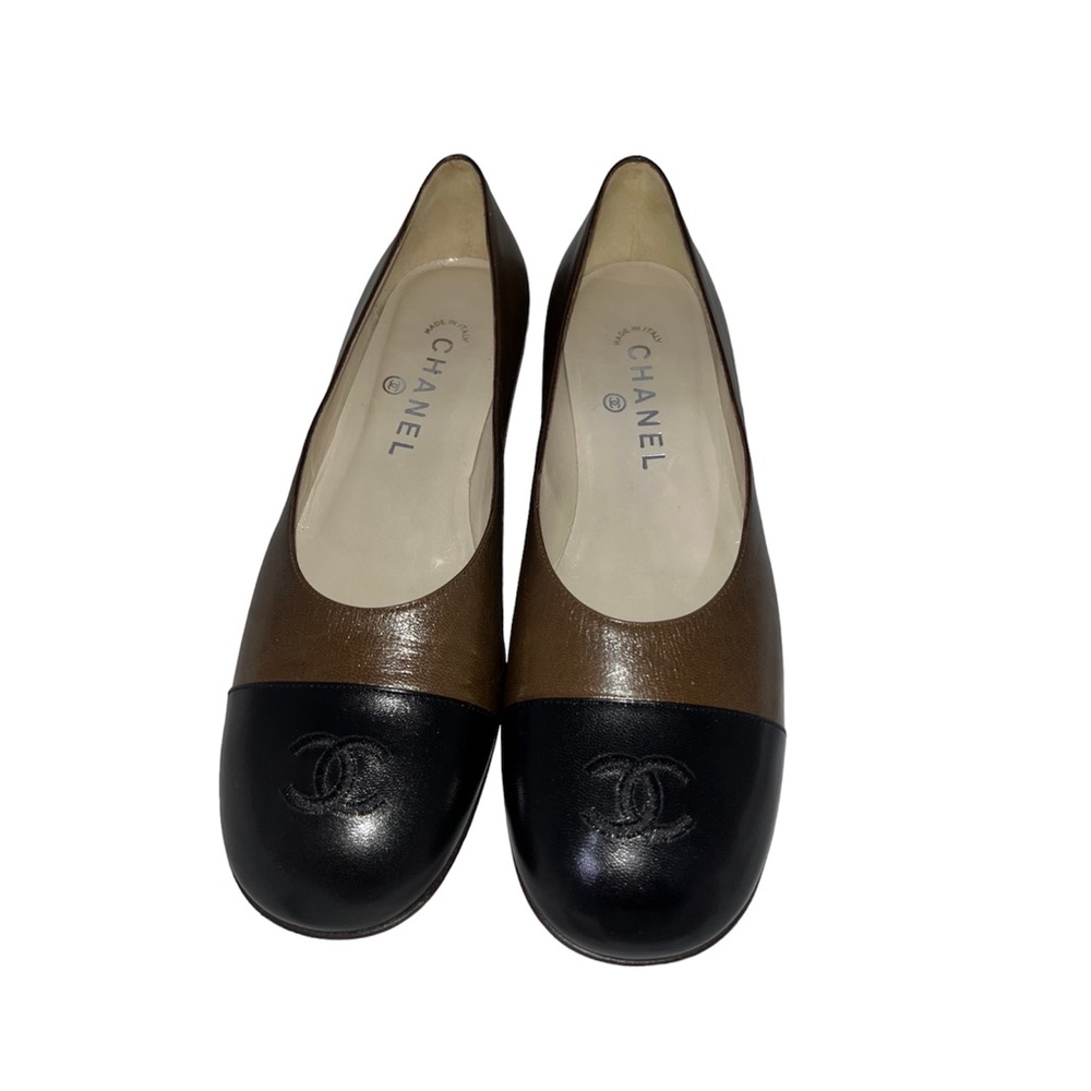 Chanel Vintage Black Brown Two Tone Leather Cap Toe Squared Heel Flats Shoes